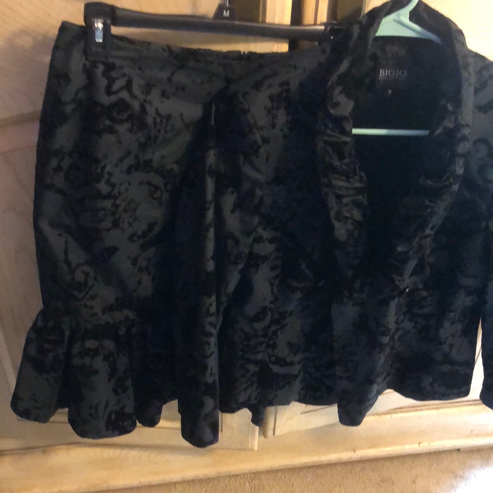 Black Bubble Mini Skirt with Ruffled Hem